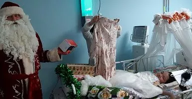 Новогодний праздник для пациентов и медработников Детской областной клинической больницы