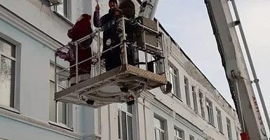 Новогодний праздник для пациентов и медработников Детской областной клинической больницы