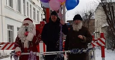 Новогодний праздник для пациентов и медработников Детской областной клинической больницы