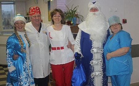 Дед Мороз поздравил с Наступающим Новым Годом маленьких пациентов Детской областной клинической больницы
