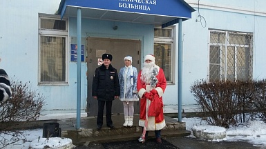 Полицейский Дед Мороз побывал в ДОКБ