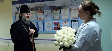 Митрополит Тверской и Кашинский Амвросий традиционно поздравил маленьких пациентов Детской областной клинической больницы